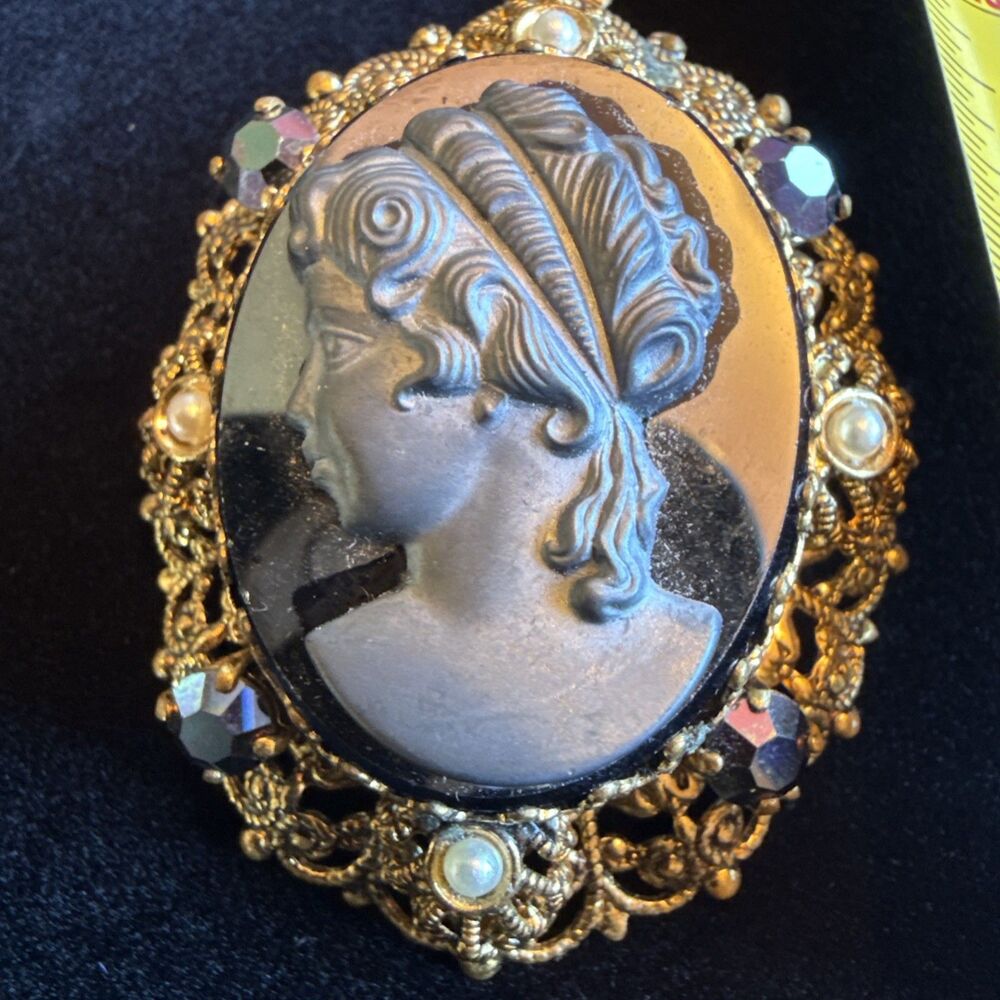 Vintage West Germany Cameo Brooch Clip Earring Set Gold Filigree Faux Pearl 1950 - Picture 3 of 9